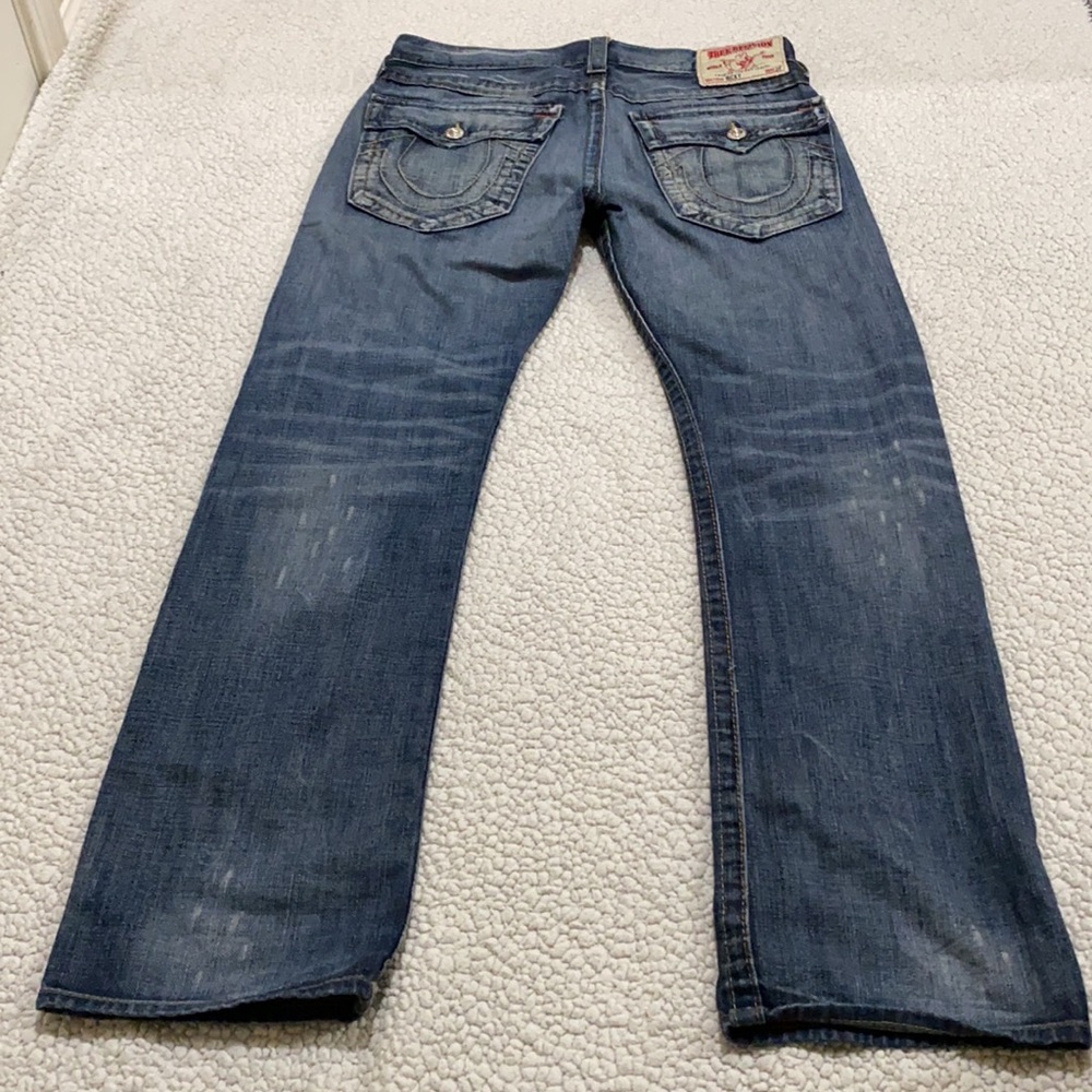 TRUE RELIGION JEANS “Ricky” |  Size 33 Dark Wash - Picture 4 of 13
